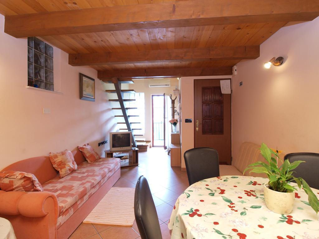 Apartments Voltica 1049 Ровінь Екстер'єр фото