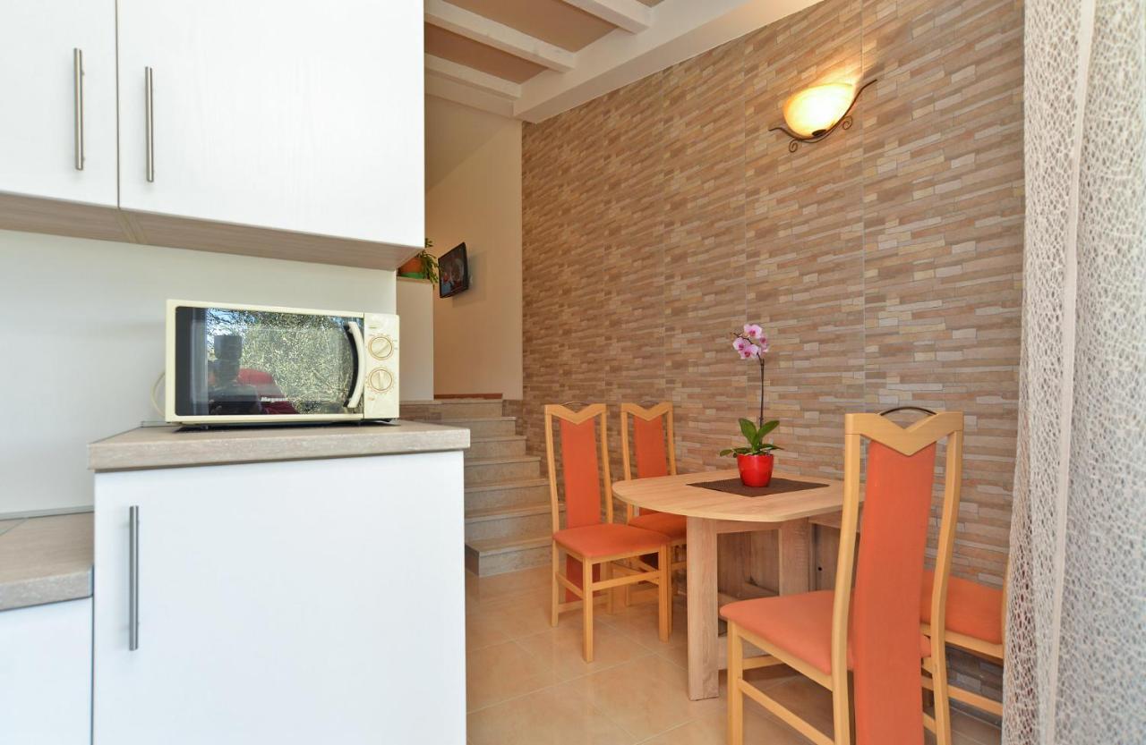 Apartments Voltica 1049 Ровінь Екстер'єр фото