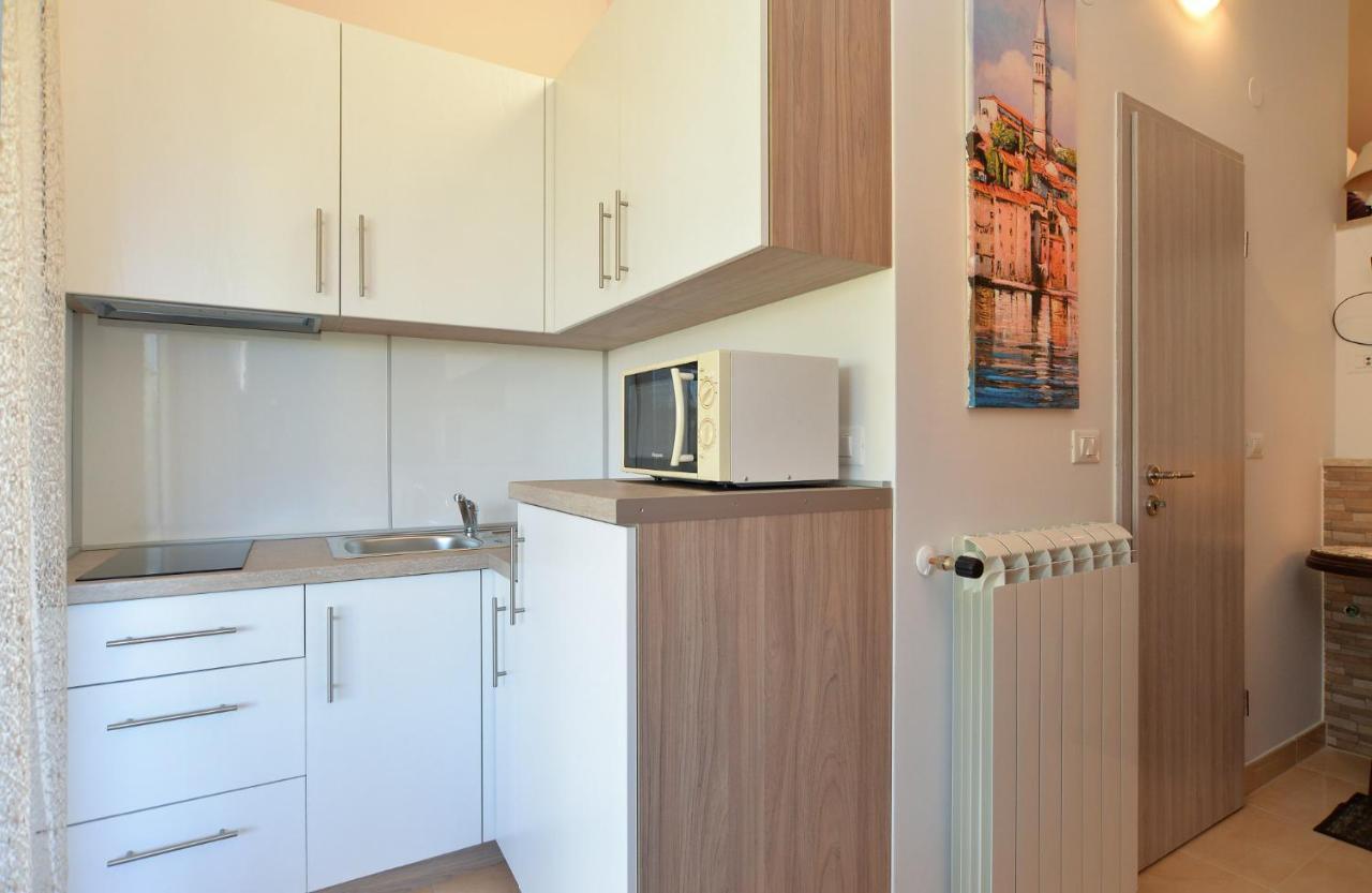 Apartments Voltica 1049 Ровінь Екстер'єр фото